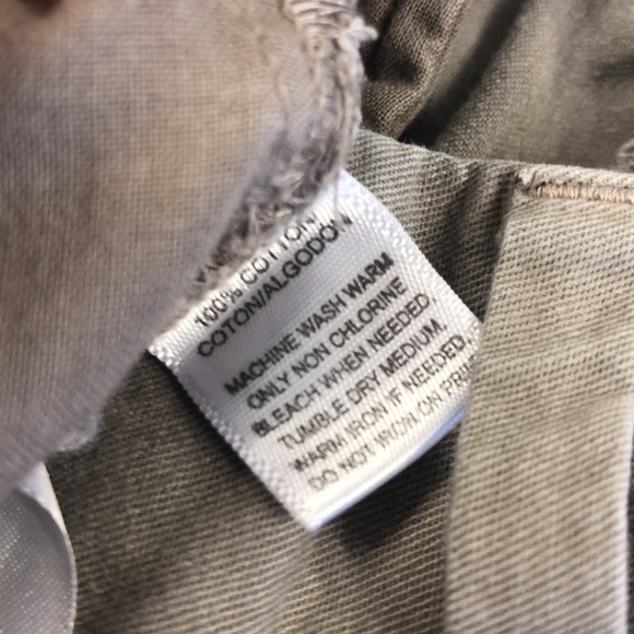 ⭐️ LOFT Grey Chino Shorts - Picture 5 of 5